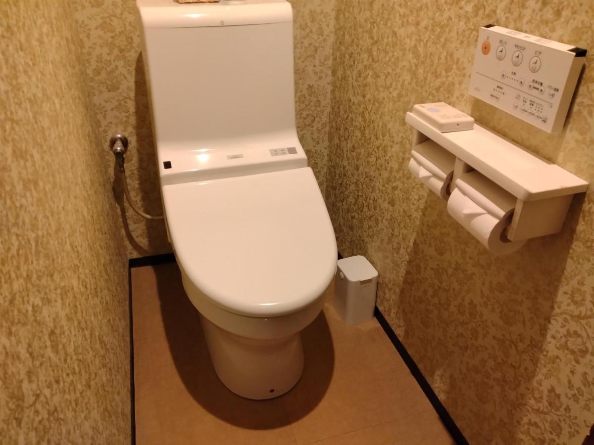 ホテル ベニ ウエスト 大人専用 Осака Екстер'єр фото
